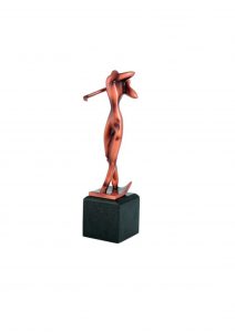 Kipec-golfist-moderna-skulptura