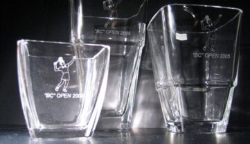 Gravirane steklene vazice